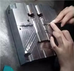 cheap plastic injection mold and mould manufacturer